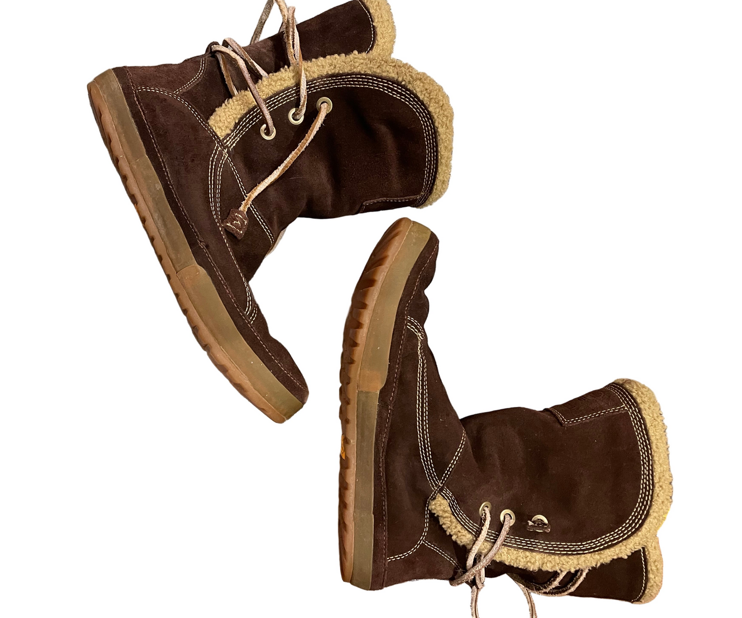 Size 6 Timberland brown suede leather ankle boot with sheep shearling lining